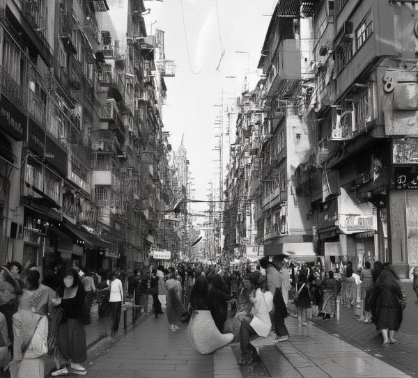 一、霍尔果斯商贸合作区，经济实力的象征